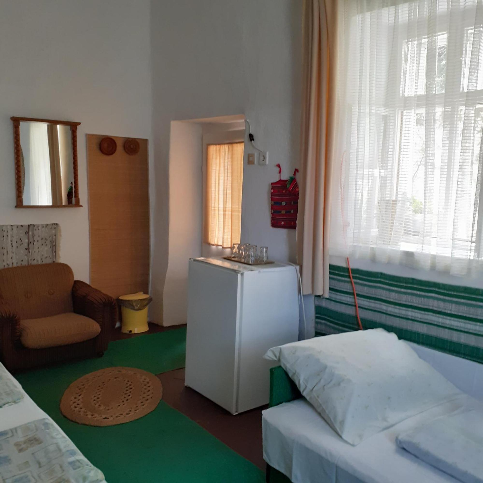 Marika Vendeghaz Apartment Abádszalók Ruang foto