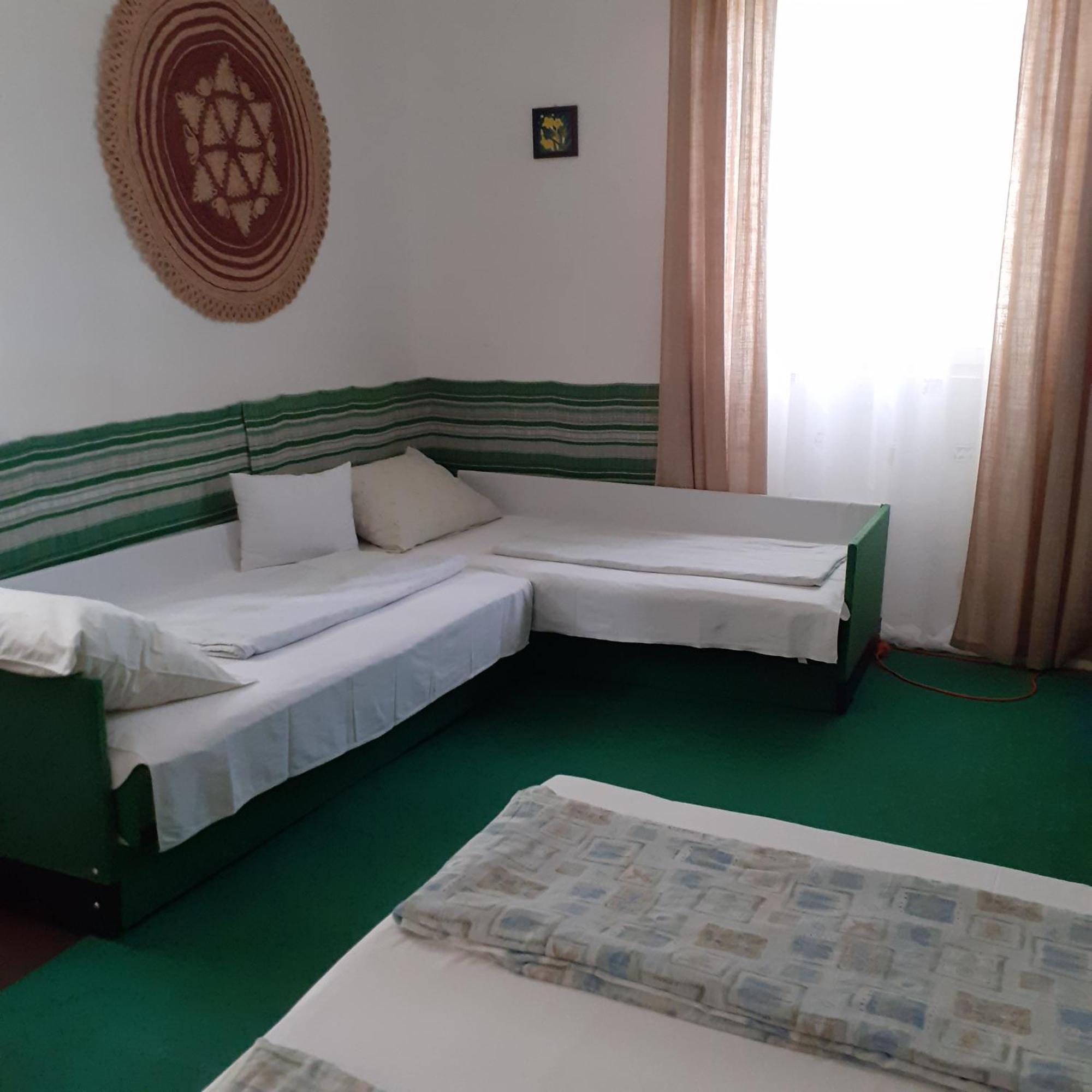 Marika Vendeghaz Apartment Abádszalók Ruang foto